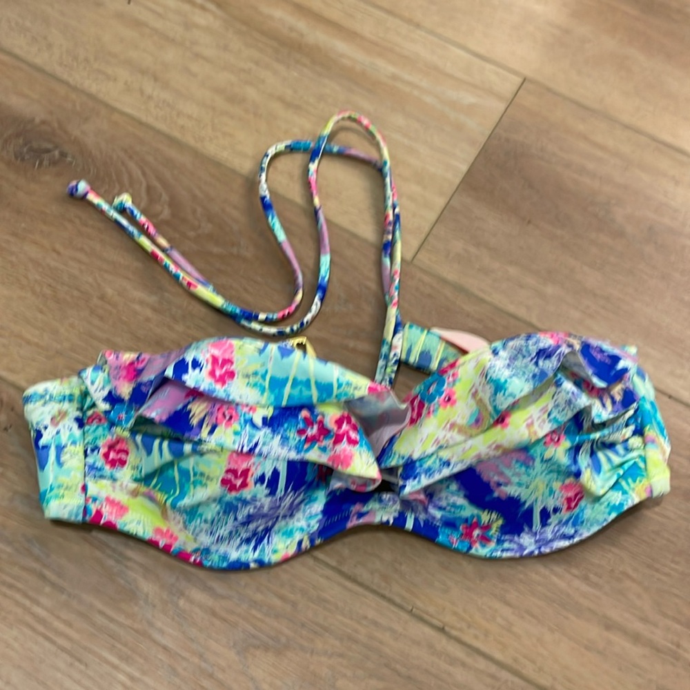 VS Ruffle Center Tie Bikini Top